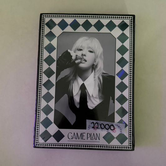 JEON SOMI – GAME PLAN (BLACK PHOTOBOOK Version)