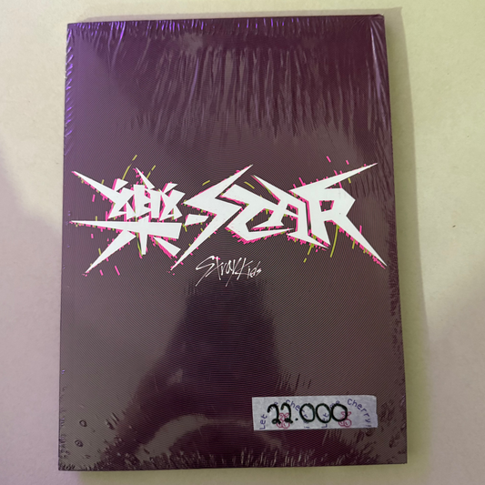 Stray Kids – 樂-STAR (Rock Star) (LIMITED STAR VERSION)