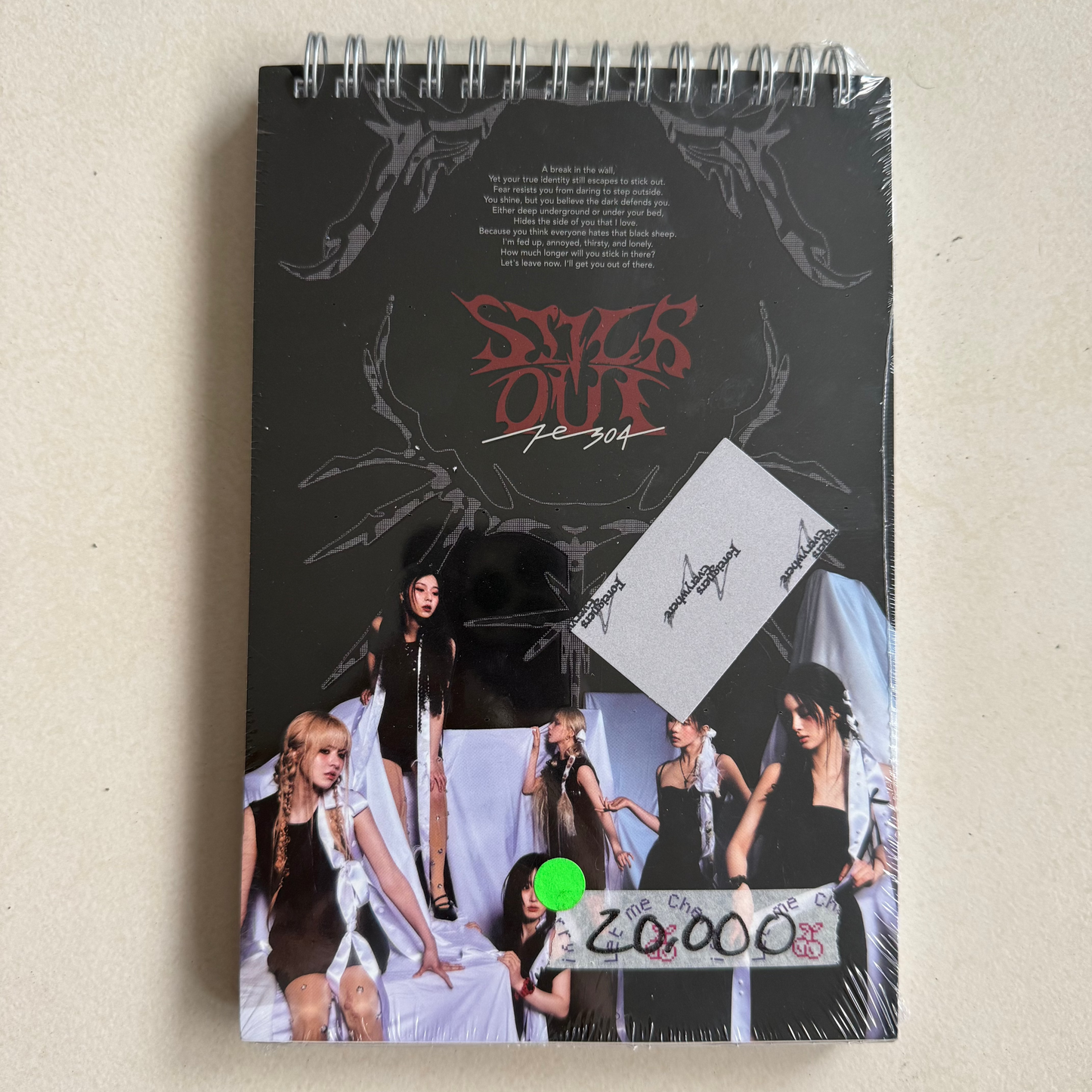 NMIXX – Fe3O4: STICK OUT (Photobook Pyromancy Ver)
