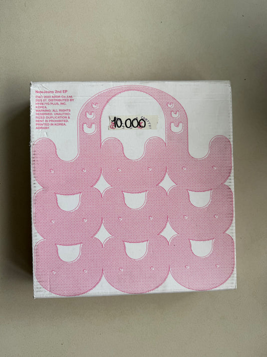 NewJeans – Get Up (New Jeans Bunny Beach Bag version)